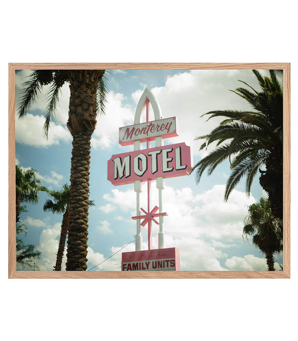 Tableau avec cadre Motel 60x80cm Lola James Harper