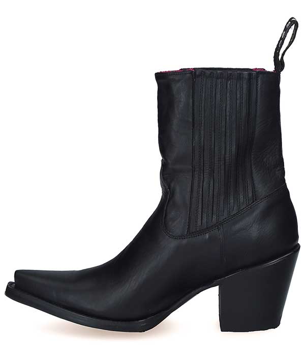 Boots Studio Plain Black x Jane de Boy Mexicana