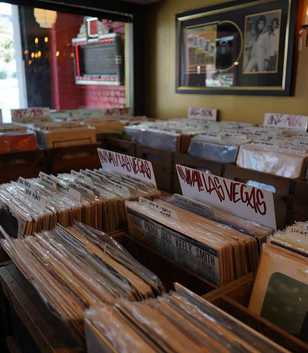 Bougie #4 The Vinyl Store 190g Lola James Harper