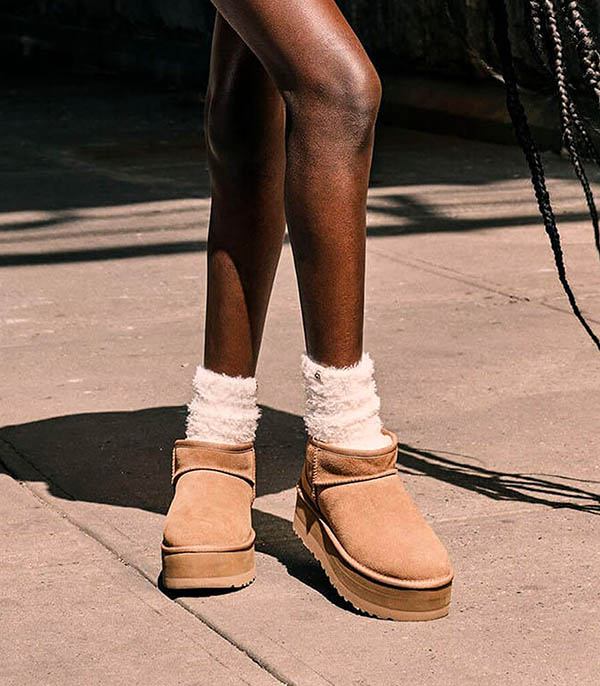 Bottines Classic Ultra Mini Plateforme Daim Sand UGG®