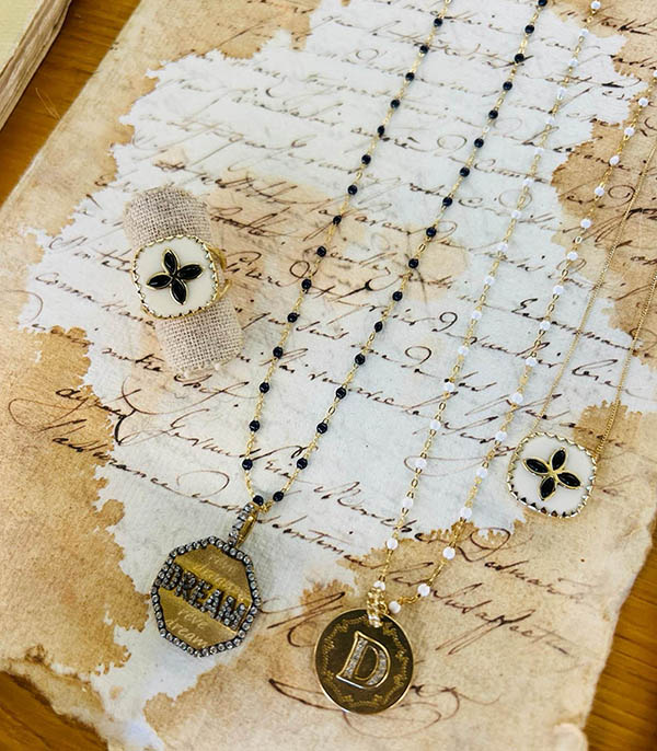 Collier Bowie Blanc Onyx Pascale Monvoisin