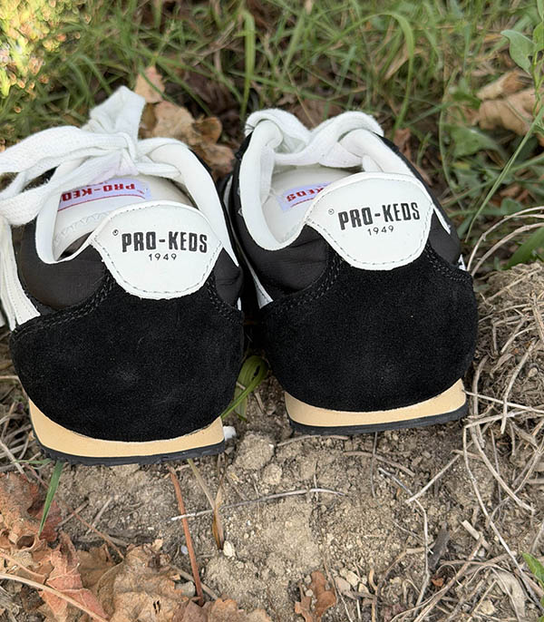 Baskets Racer 77 Black and White Pro-Keds