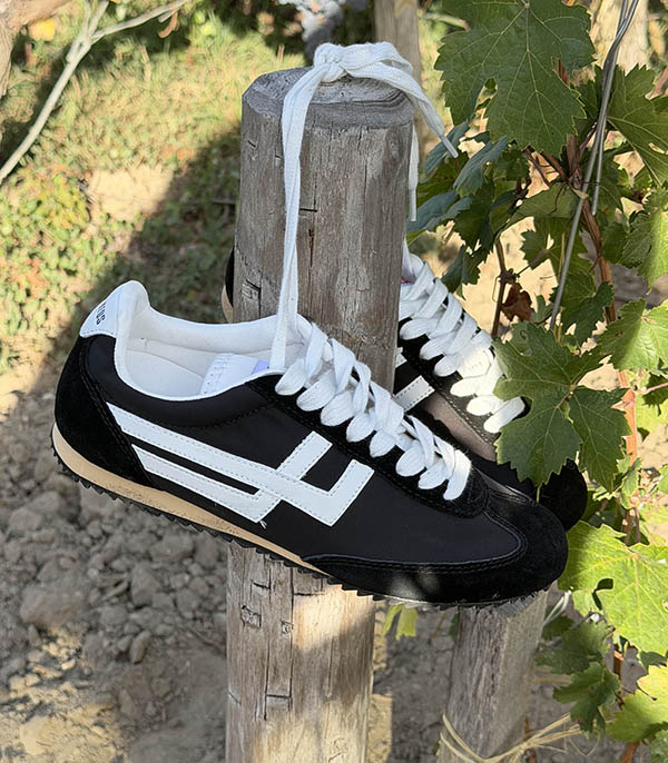 Baskets Racer 77 Black and White Pro-Keds