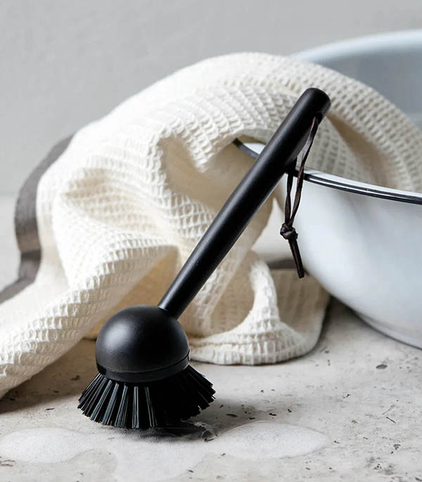Brosse à vaisselle noire Meraki
