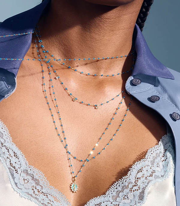 Collier or jaune et perles de résine 50 cm Gigi Clozeau
