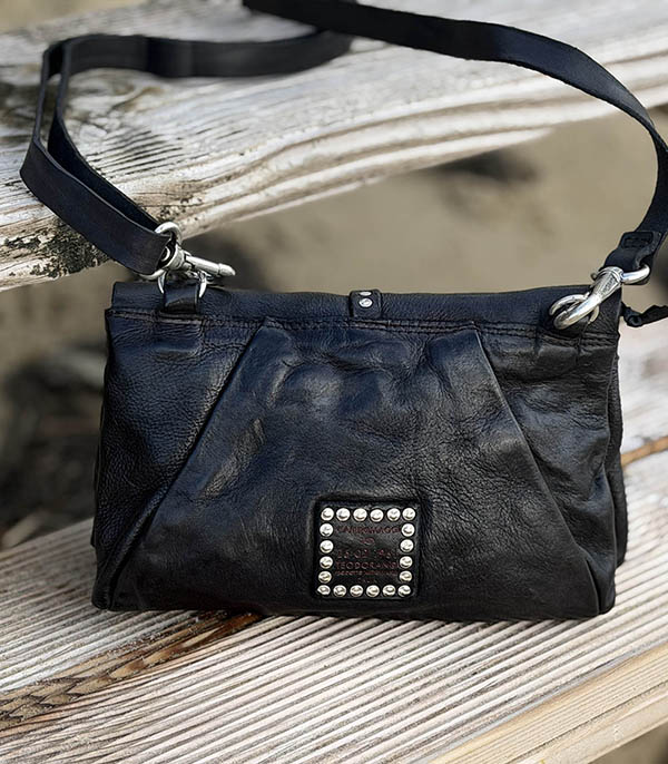 Pochette double avec boucle et clous Cesarina en cuir Noir Campomaggi