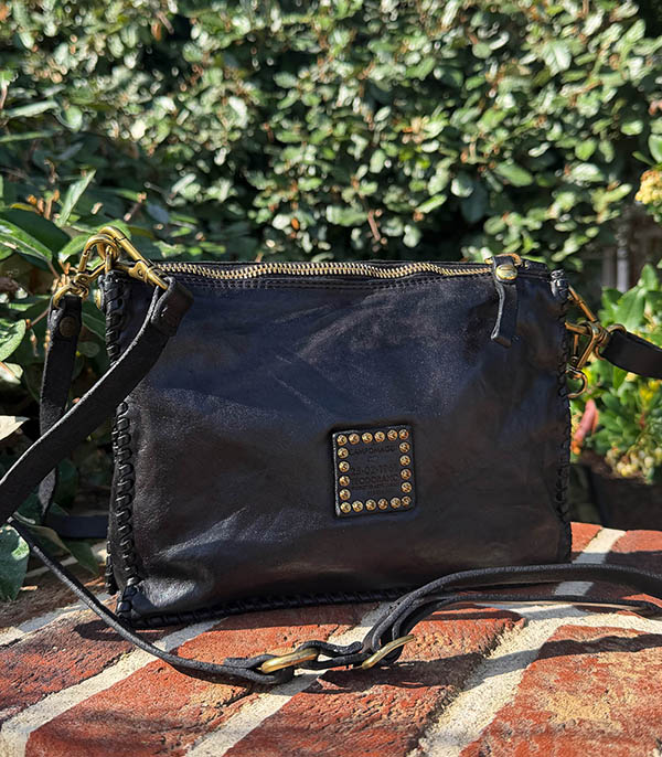 Pochette Asteria en cuir noir Campomaggi