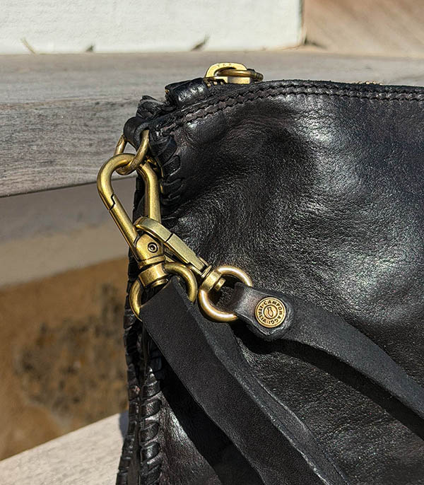 Pochette Asteria en cuir noir Campomaggi