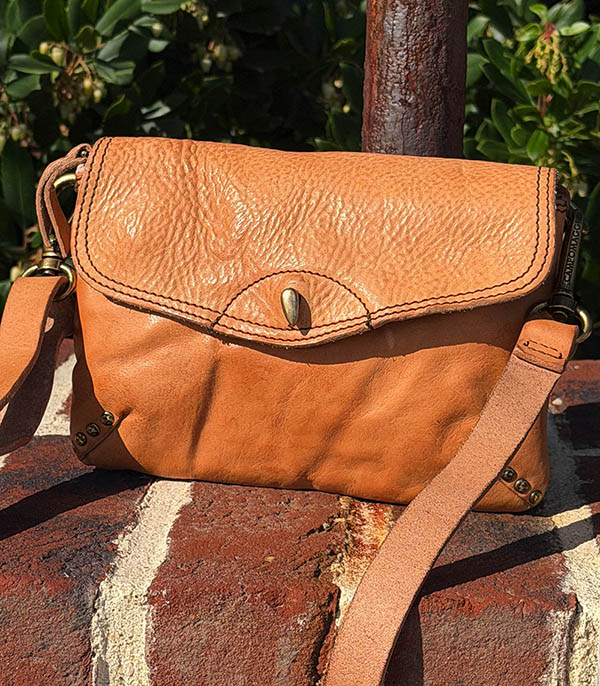 Sac bandoulière Simona S en cuir Hazelnut Campomaggi