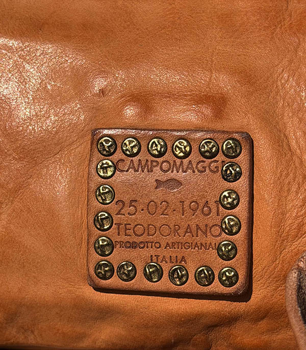 Sac bandoulière Simona S en cuir Hazelnut Campomaggi