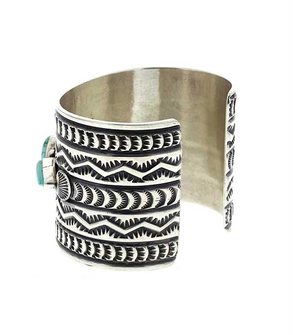 Manchette gravée 5 turquoises Harpo