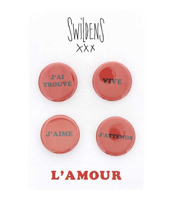 Lot de 4 badges rouges en métal L'Amour Swildens
