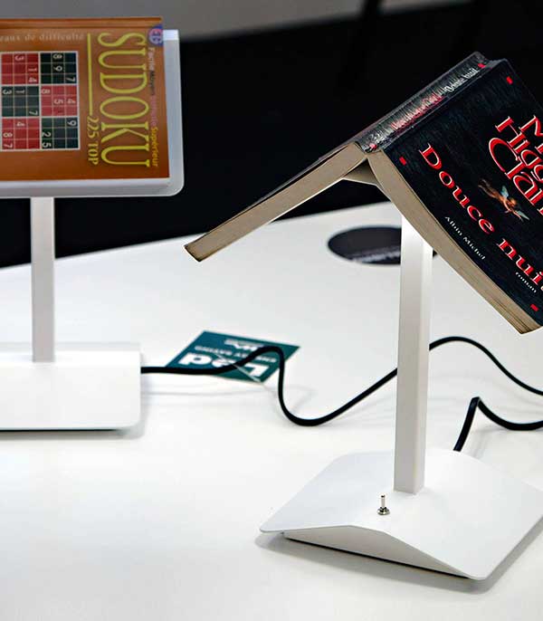 Lampe design porte-livres Segnalibro blanche Martinelli Luce