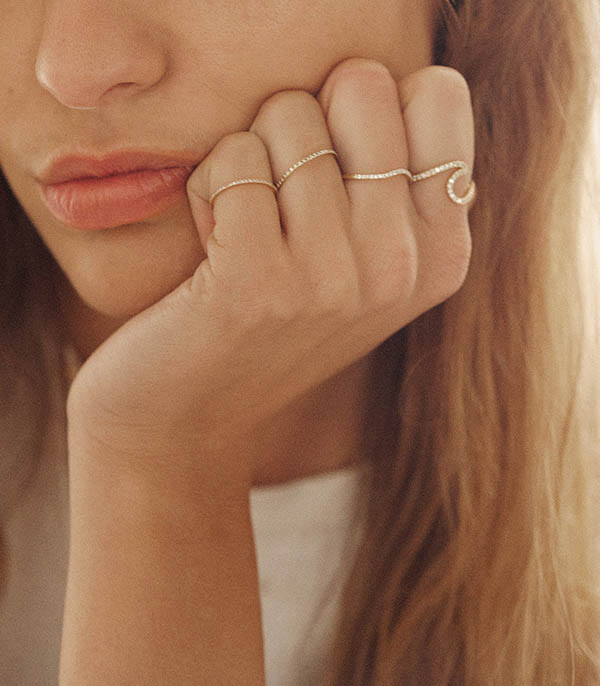 Bague alliance vague or jaune et diamants And... Paris