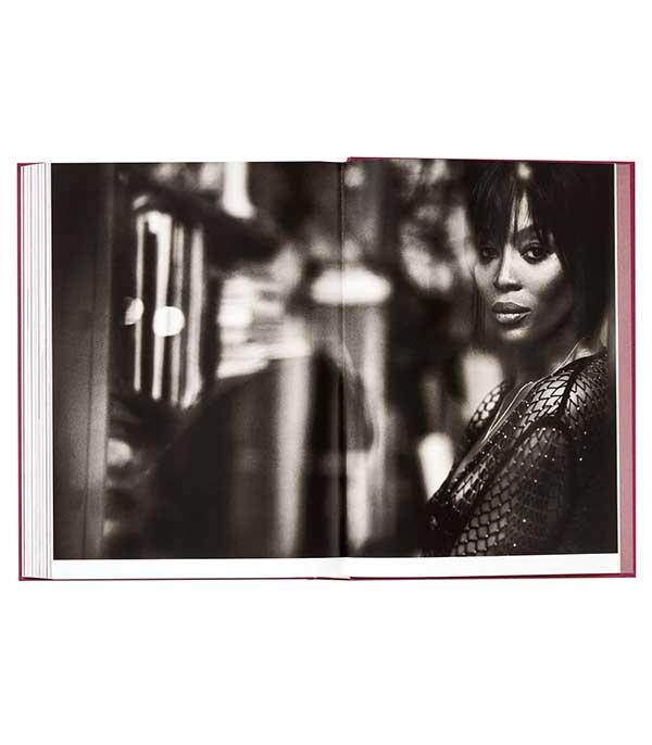 Livre Naomi XL Taschen