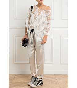 Tenue portée avec Collier or rose et perles de résine fluo 42 cm