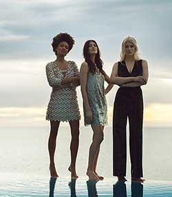 Tenue portée avec Robe à sequins vert d'eau
