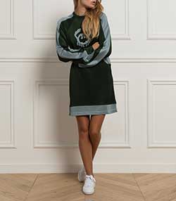 Tenue portée avec Robe baseball style
