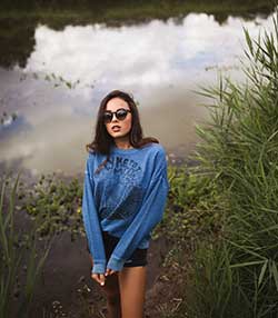 Tenue portée avec Lunettes de soleil Cl.107 Noir brillant