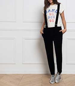 Tenue portée avec Tee-shirt Trucker Jane de Boy '68 Natural/Bleu/Rouge