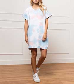 Tenue portée avec Sneakers 80s Basketball Shoe blanches