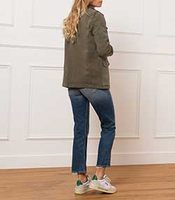 Tenue portée avec Veste militaire Army