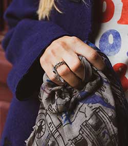 Tenue portée avec Bague Yasmine or noir