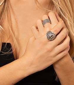 Tenue portée avec Bague Idylle en argent et or