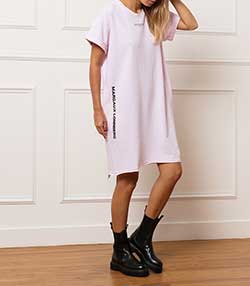 Tenue portée avec Robe tee-shirt Abby rose