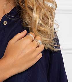 Tenue portée avec Bague Oryx