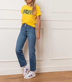 Tenue portée avec Jean Ribcage Straight Ankle Jive Together