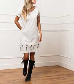 Tenue portée avec Robe Tee-shirt Bikini Line x Jane de Boy