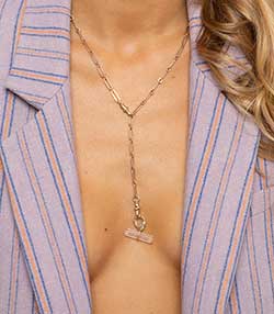 Tenue portée avec Collier Debbie N°3 