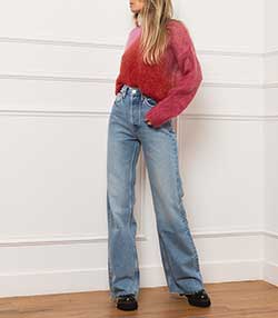 Tenue portée avec Jean 70s Ultra High Rise Wide Leg Denim Clair