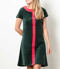 Tenue portée avec Robe Diana Vert foncé & Rouge