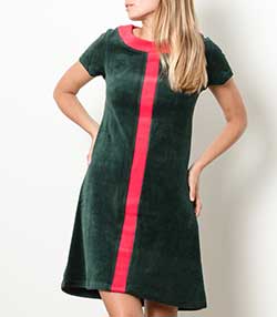 Tenue portée avec Robe Diana Vert foncé & Rouge