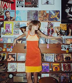 Tenue portée avec Robe Haydee Jaune & Orange