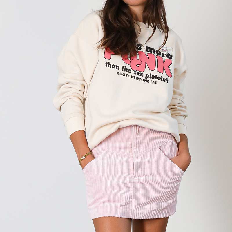 Look avec mini-jupe rose Mini-jupe en velours rose Isabel Marant