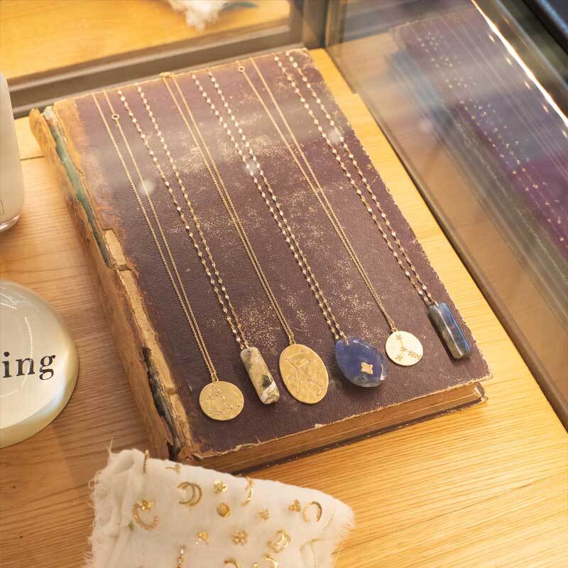 Présentoir pour colliers Présentoir pour colliers