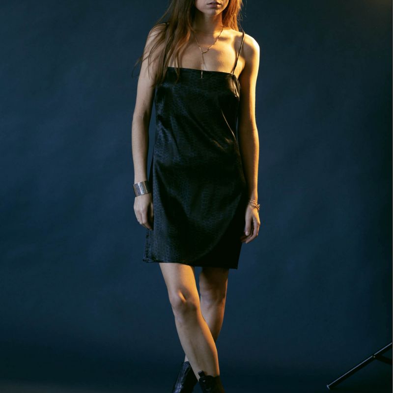 Robe noire fines bretelles