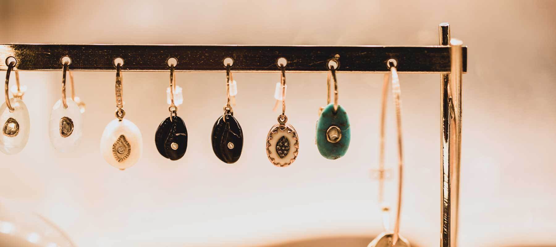 Support pour boucles d'oreilles Support pour boucles d'oreilles